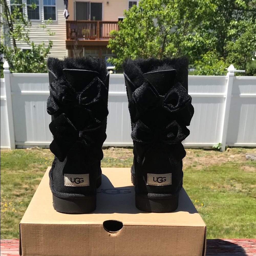 UGG Bailey Bow II Velvet Ribbon - Picture 6 of 10